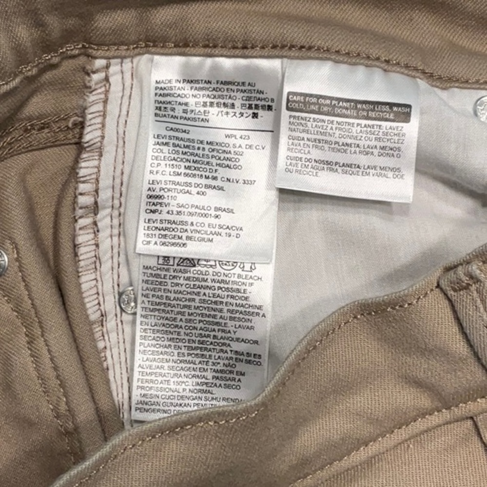 Levi Cuffed Tan Denim Capris LNC - Picture 6 of 6